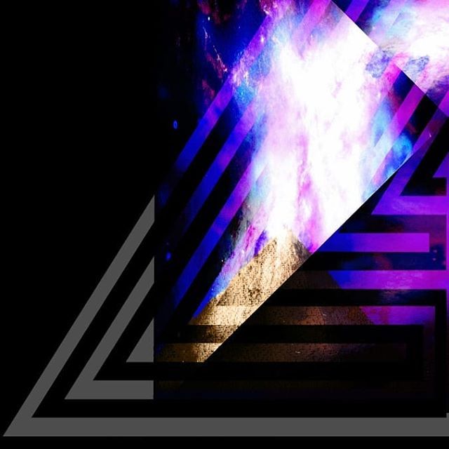 ditchthekitsch's tweet photo. Wishes of blessings for all this weekend! Sharing new WIP #tshirtdesign I have a thing for #pyramids #workinprogress #sneakpeak #artwork #anotherdimension #parallelUniverses #astrology #Egypt #geometry #geometric by #ddtk https://t.co/16nNW58XHT