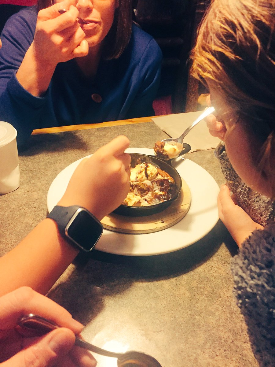 JasonThier's tweet photo. My kind of Friday night! Four spoons, one good time 😄 #MacLovin #nobaddays #celebration https://t.co/iwhNE4aZwe