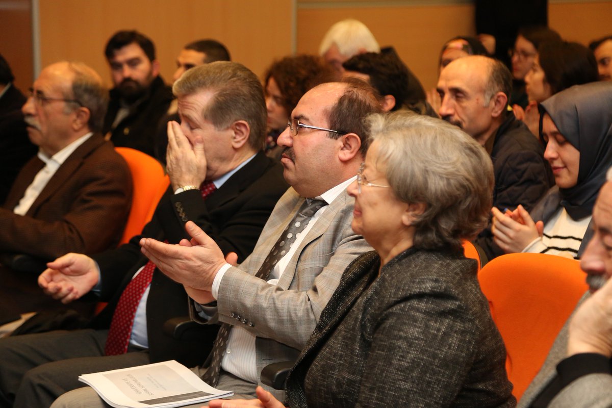YÖK Denetleme Kurulu Üyesi Sn. Prof. Dr. İrfan Aslan'ın katılımıyla gerçekleştirdiğimiz "Üniversite ve Sosyal Sorumluluk" başlıklı konferanstan kareler... değerli paylaşımları için hocamıza teşekkürlerimizi sunuyoruz.
