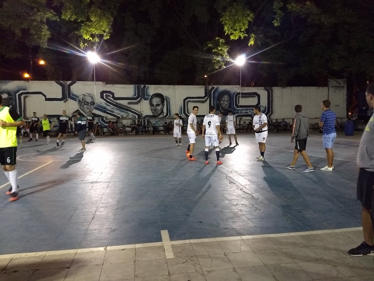 Sentimiento4zul's tweet photo. #Futsal #TorneoVendimia

¡Terminó el partido! Independiente Blanco 3 (Herrera X 2, Gómez) - 4 COP B.

#VamosLepra https://t.co/LqNzKHeWjB