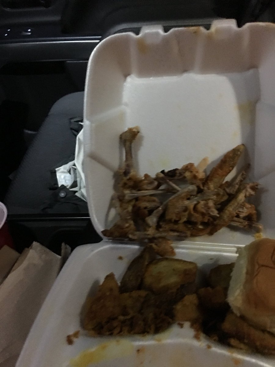 ZMACknox's tweet image. When you get stuck in construction traffic and have fresh @NappyWingz865 to eat whatcha do?? Eat wings and drive! #couldntwait #realwings #thewholewing #memphisstyle #eatthemhotswhiletheyhot #thankyou #blessup