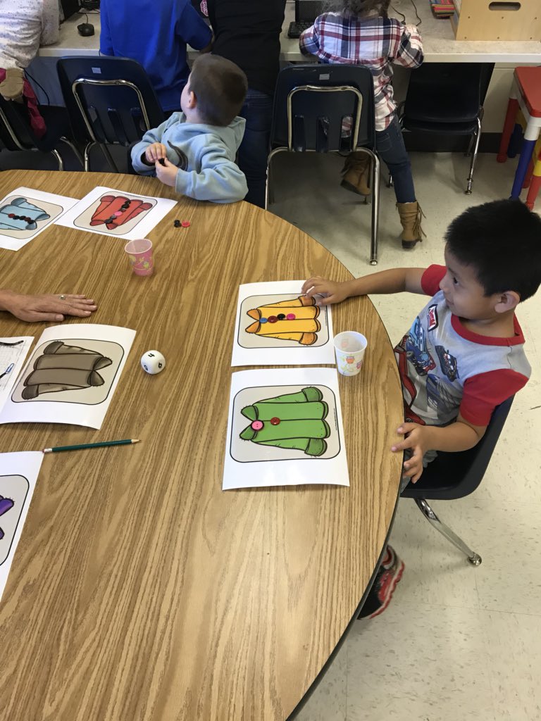 RaileneSeguin's tweet photo. Prek learning to count and place buttons using a dice https://t.co/AlwN7mBbsL