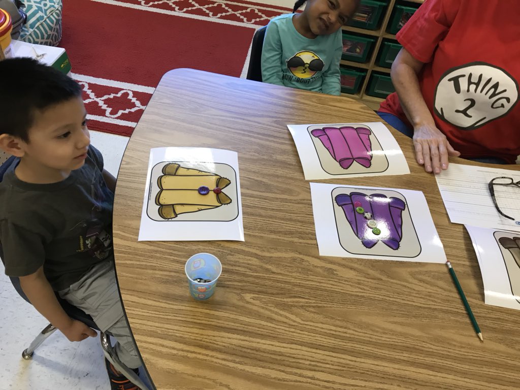 RaileneSeguin's tweet photo. Prek learning to count and place buttons using a dice https://t.co/AlwN7mBbsL