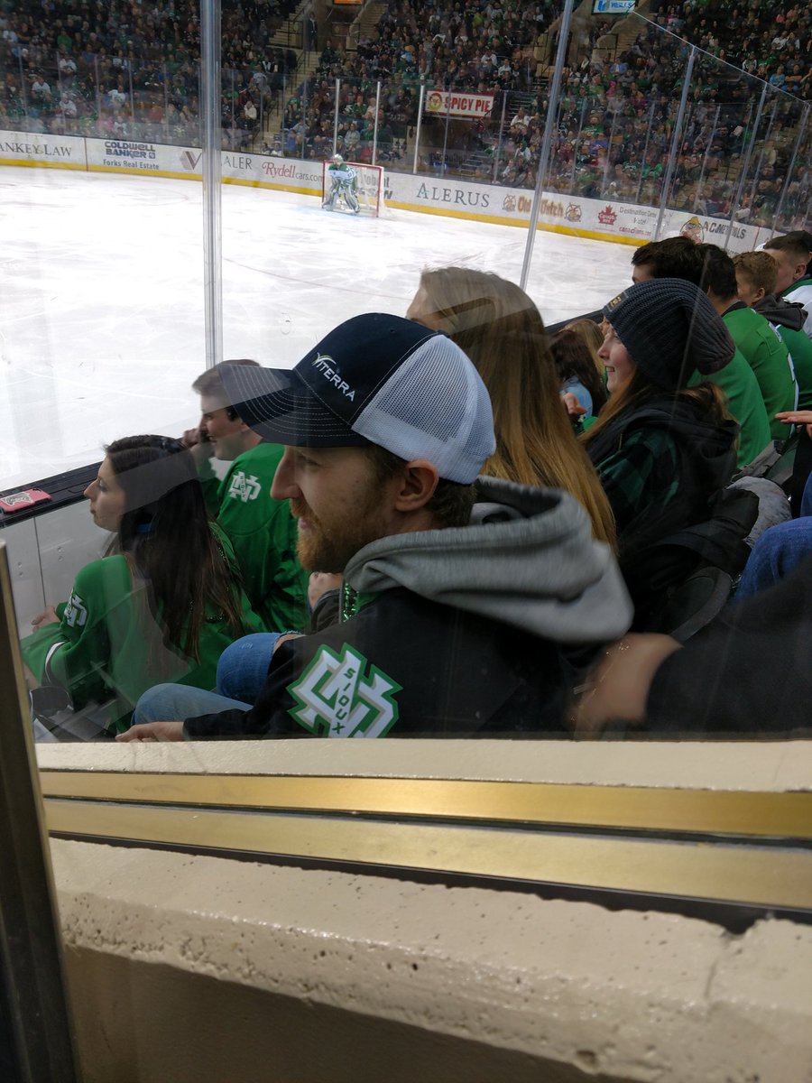 iHeartWolanin's tweet photo. Starting to get stressed out without any points from our boy #siouxforever #sioux https://t.co/fqXyaH7qKx