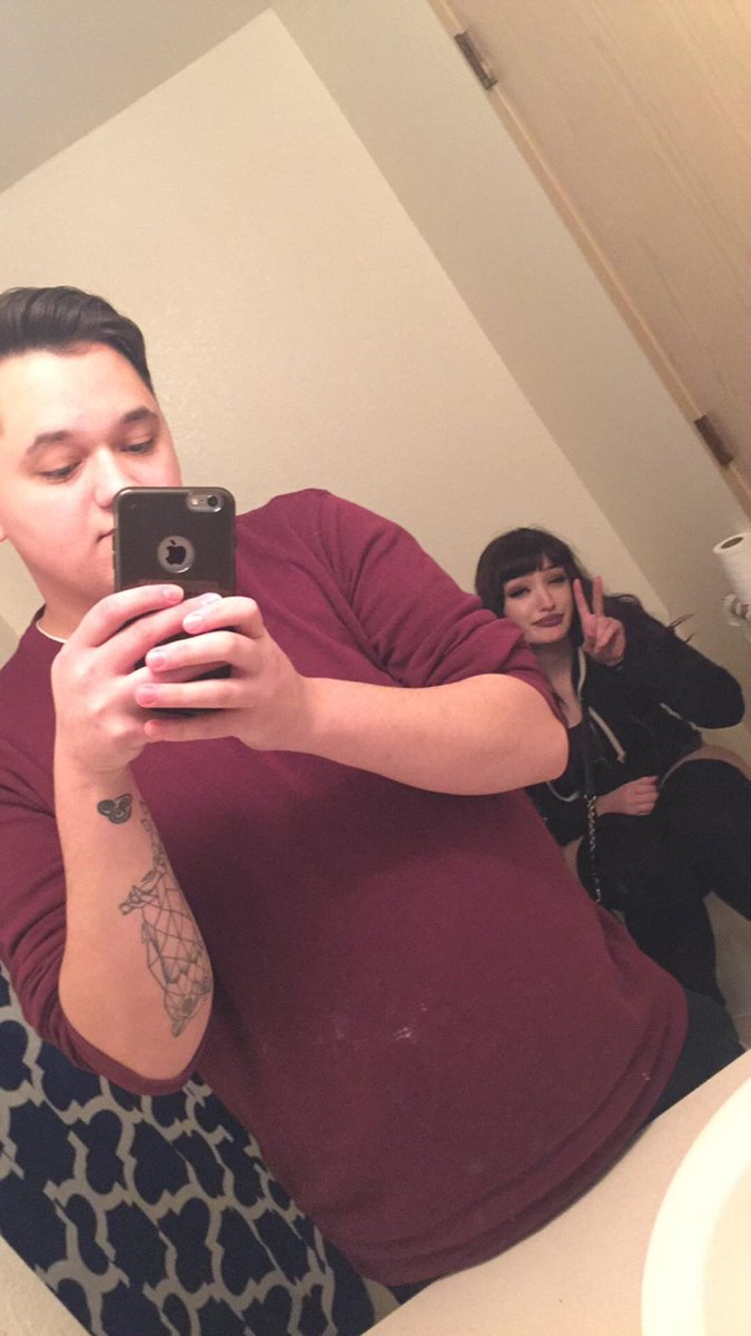 Mistykmichelle's tweet photo. I miss my best friend so much πππ #comebacktoamerica https://t.co/bQ5SHuffGR