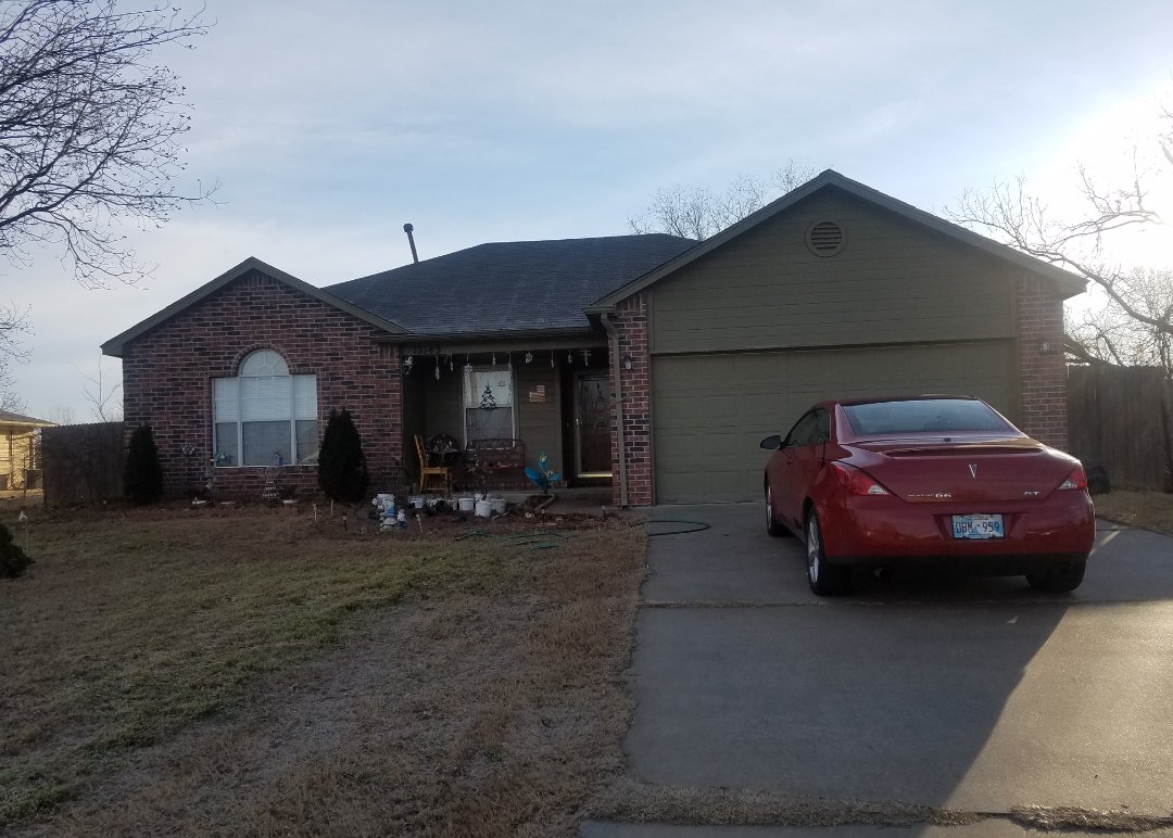 abuslon's tweet image. Quite neighborhood and very close to everything you need. 3 beds,  2 full baths,  2 car garage. Has extra lot with storage can be purchased with the house. Contact Anna 918.527.3609

tulsa.mlsmatrix.com/matrix/shared/…
