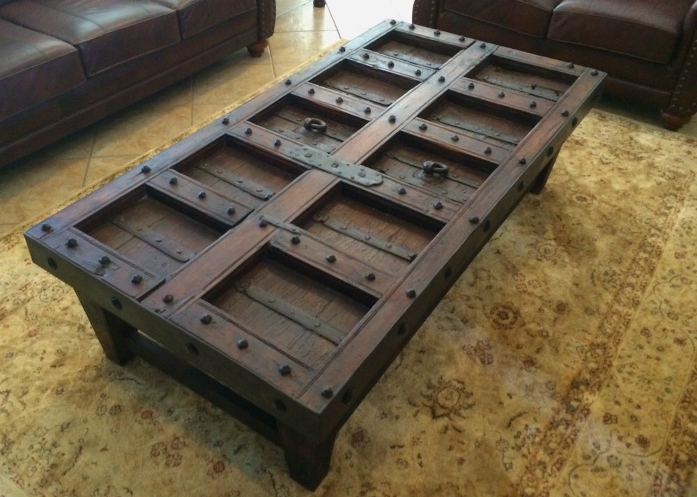 PatinaYard's tweet photo. Custom coffee table make from a reclaimed door! https://t.co/l6jCUyPKC2