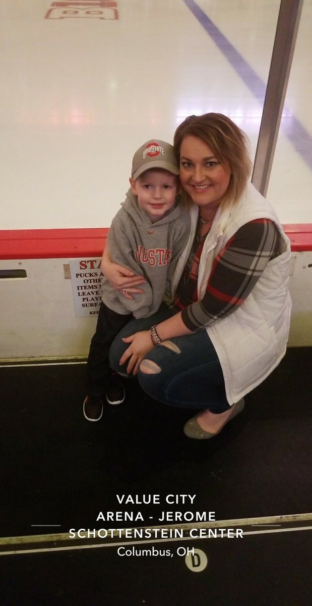 buckeyediva1's tweet photo. We had such a blast at our first @Buckeye_Hockey game, but he is so heartbroken he didn't get another picture with @Brutus_Buckeye 😂 🤷 #howdoiexplainthis #hesthree #BrutusIsSoPopular ❤ https://t.co/42r55E5sn6