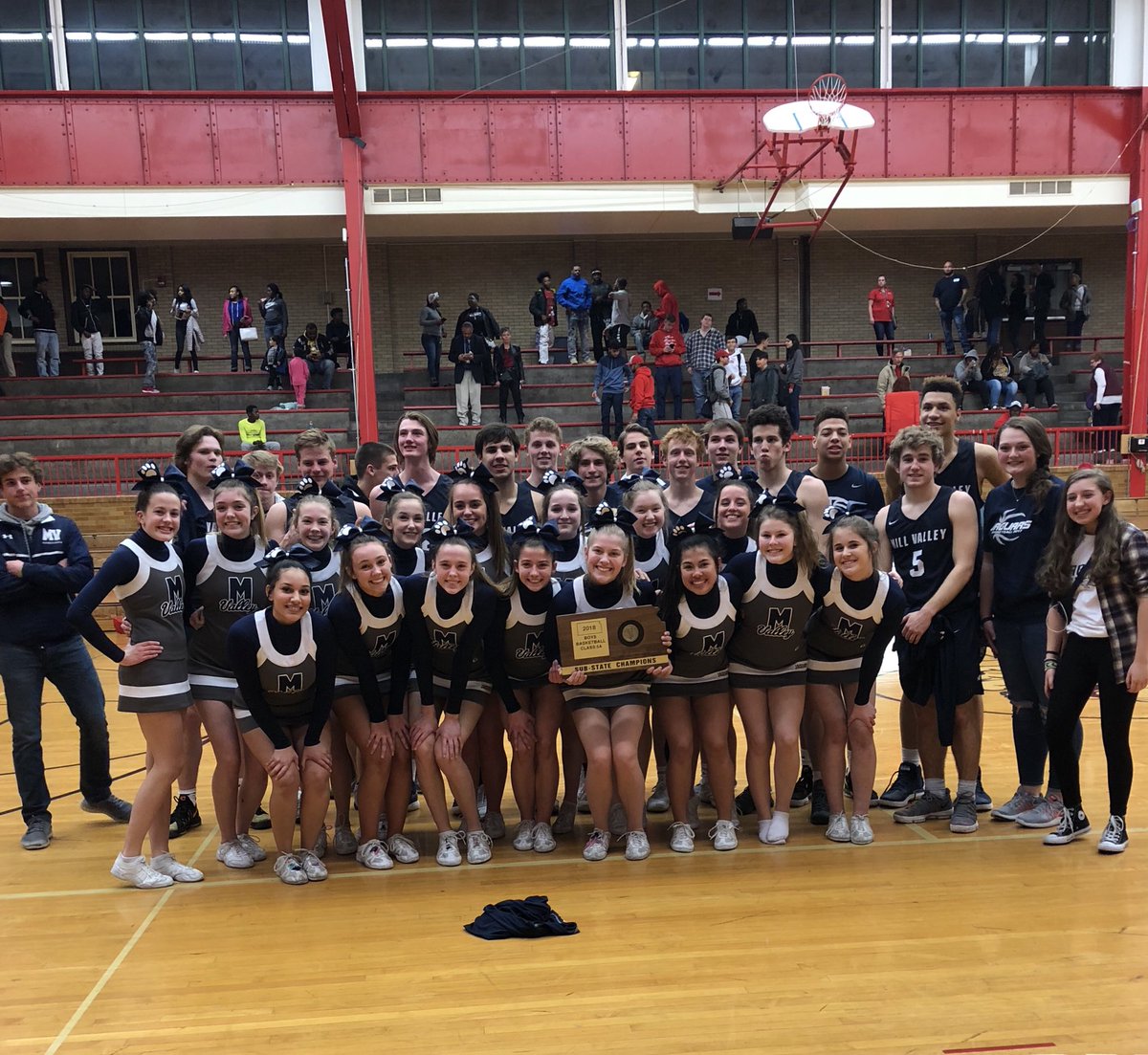 MVJaguarCheer's tweet image. Congratulations Jaguar Basketball on an exciting win! #substate #mvcheer #cooper 🎀🏀💙