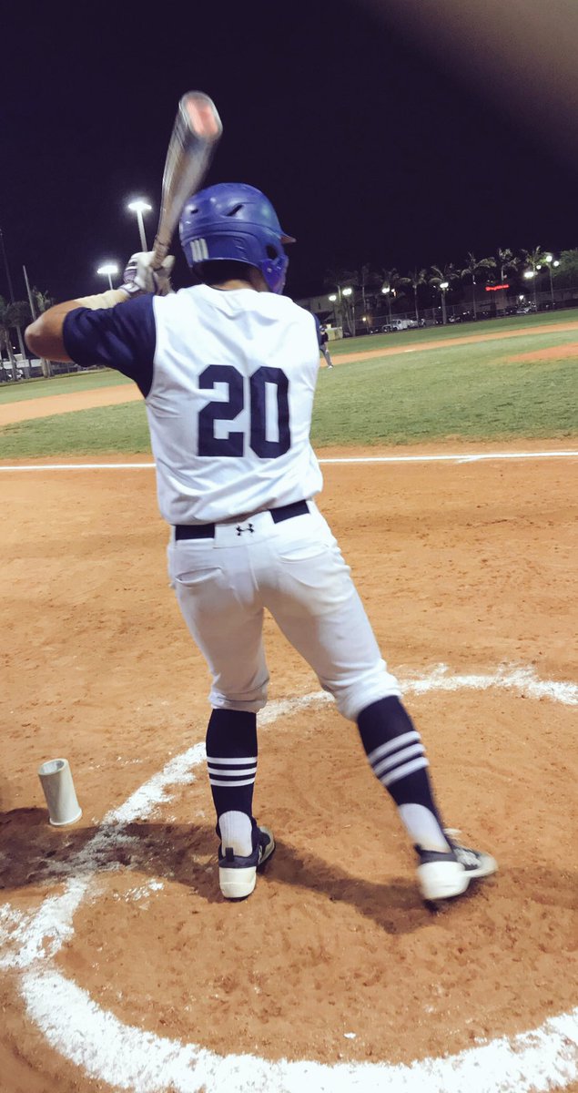 katherineeexoo's tweet photo. #20 in the field , but #1 in my heart❤️⚾️ #mybaseballplayer https://t.co/g9jTvwAS0k