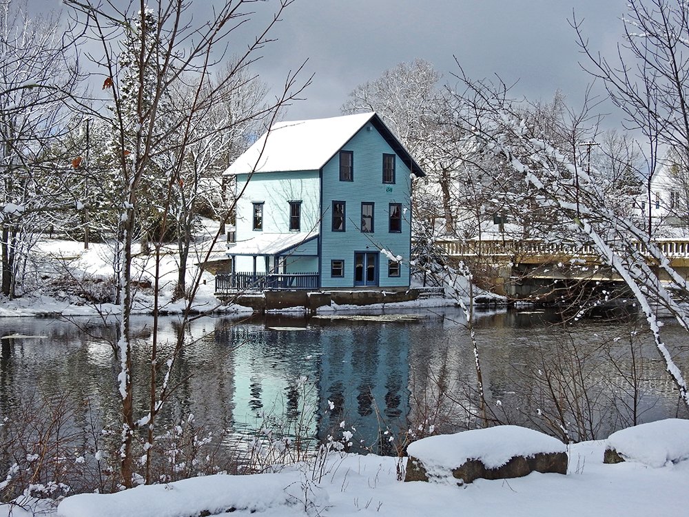 MagazineofMaine's tweet photo. Most of the snow has melted, but this photo of a beautiful day in #Cherryfield has us missing the snow. "This blue house used to be a boutique store called The River Lily, which is now in #Milbridge."

Send us your #MaineLife photos. ➡️https://t.co/4Em07zhOdn

📷@Raddish72 https://t.co/3NpZ87EAkH