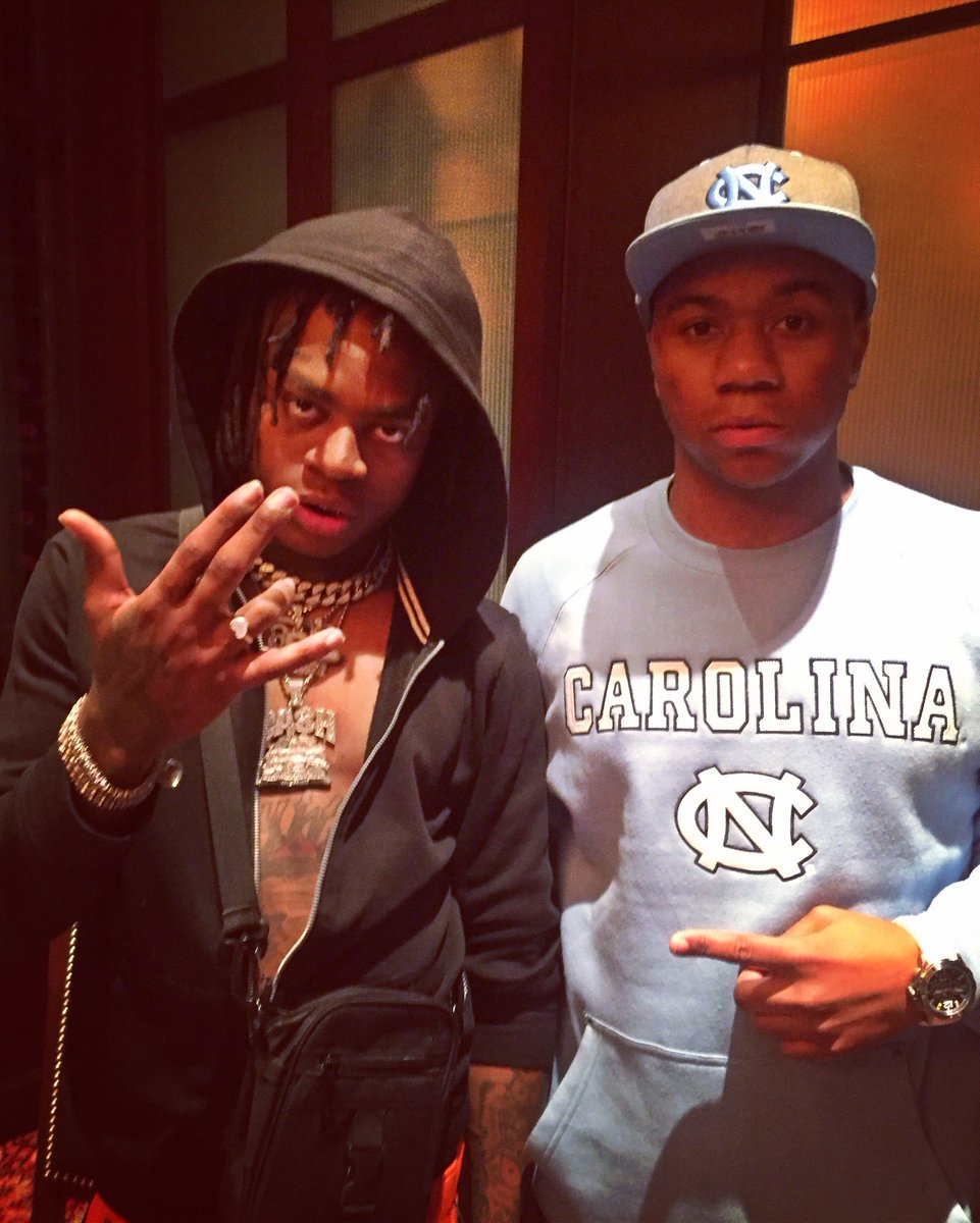 KaSaunJBeatZ's tweet photo. Dinner with 300ent. #here4ya https://t.co/YEZ1ByhjeL