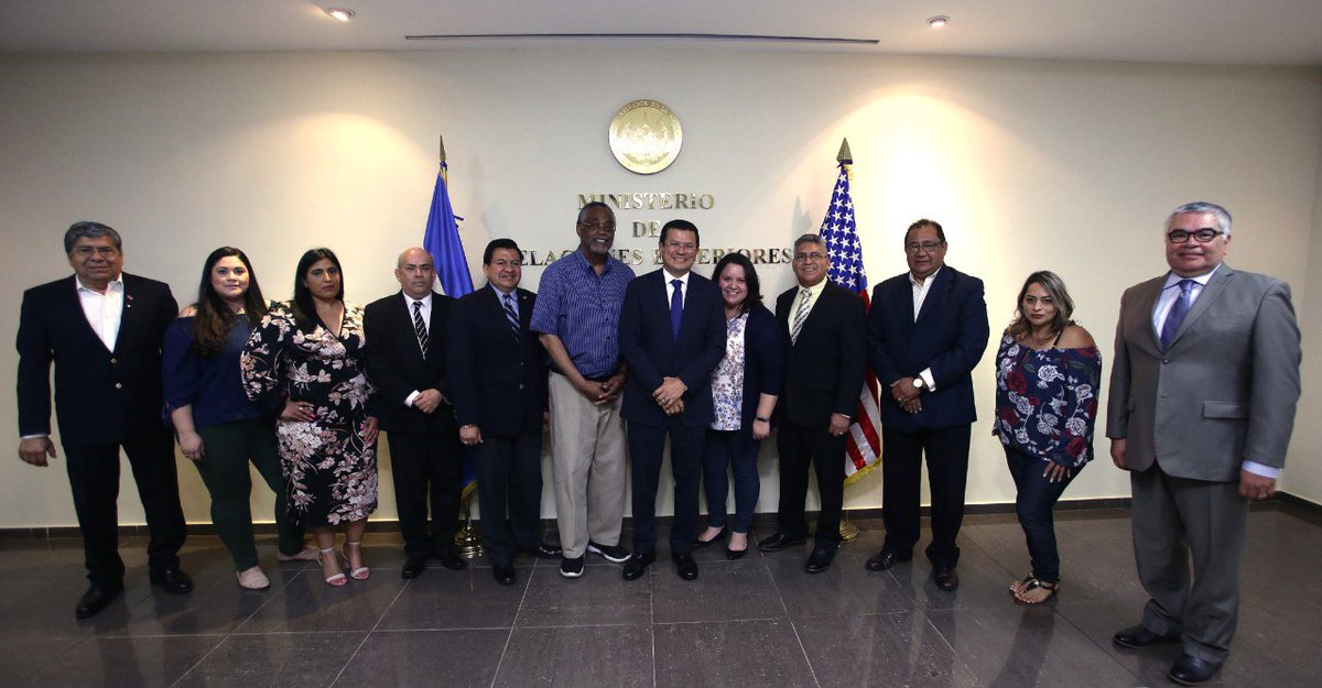Consulado en Houston ( ConHoustonSV) Twitter