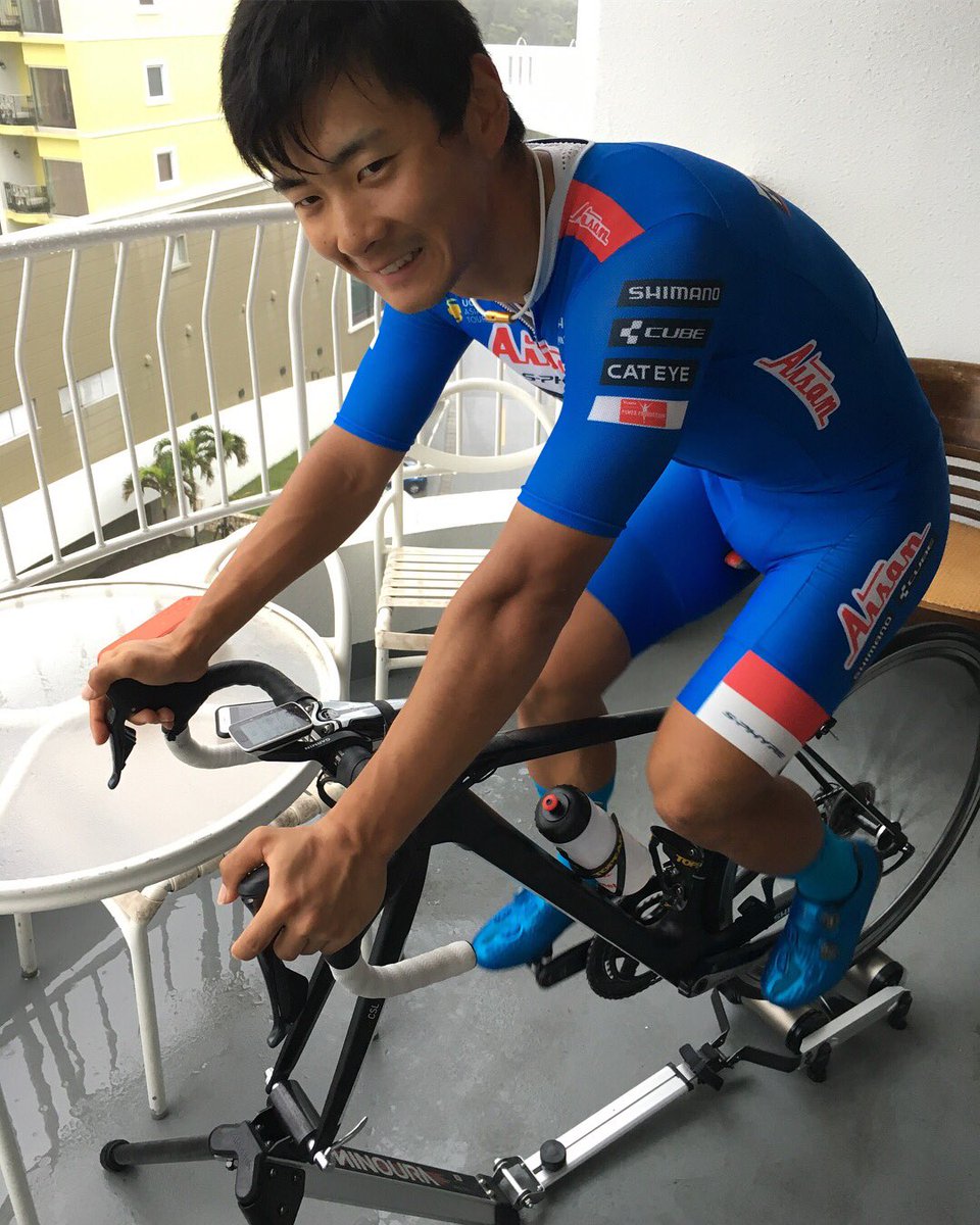 aisanracingteam's tweet photo. 沖縄トレーニングキャンプ12日目。今日の沖縄は朝から激しい雨。合宿も終盤のため内容を変更して、選手たちはミノウラのハイブリッドローラーFG-220で汗を流しています。
#沖縄 #トレーニングキャンプ #雨 #トレーニング #FG220 #minoura #minourafg220 #ミノウラ #深谷産業 #軽量 #コンパクト https://t.co/XDrMHROylU