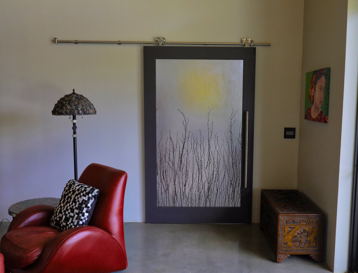 PatinaYard's tweet photo. Doors are one our favorite things to design. This is a 3-form door with a painted wood frame and brushed nickel hardware. Elegant. https://t.co/gG9dY5CwXu
