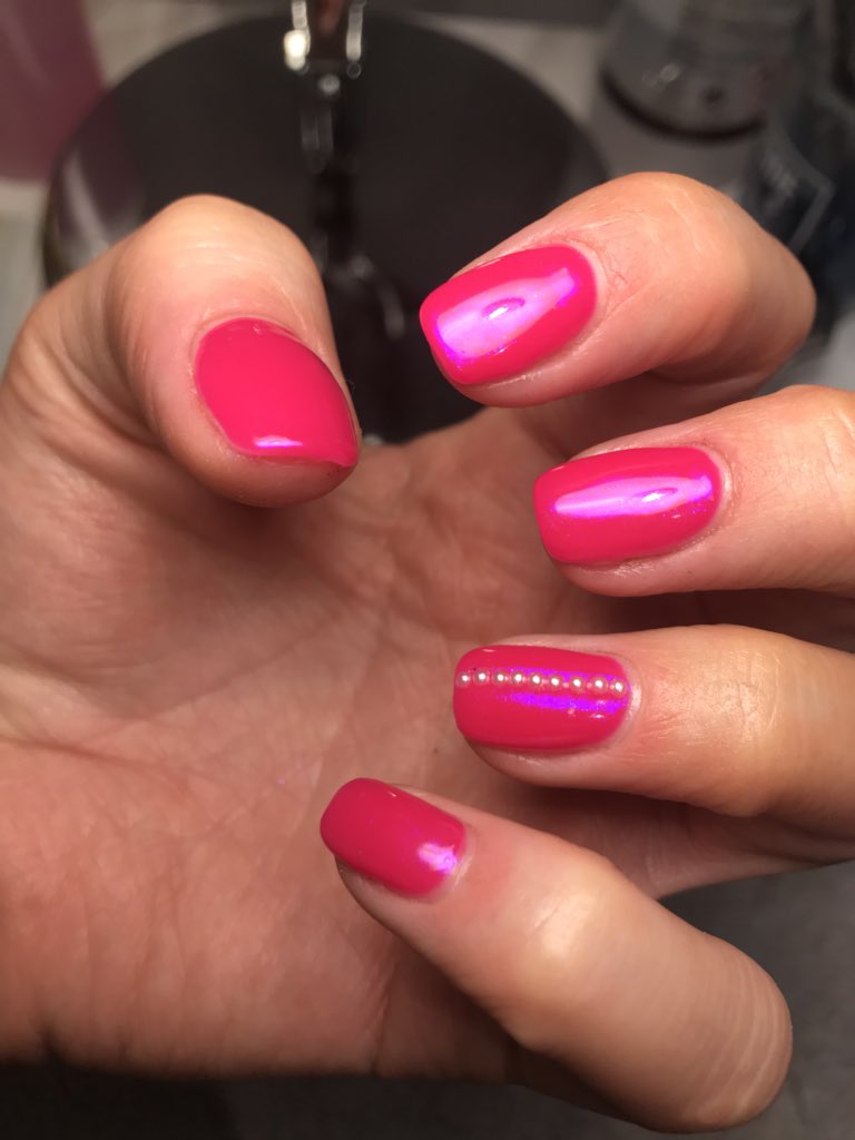 CazamoonRoberts's tweet photo. Such beautiful colours 😍 #lovemyjob making others happy makes me happy 😀💅🏼 #nailpost #nailday #shimmer #glitter #ibd #freshnail #natural #acrylic #march @IBDNailsUK @hollyameliaxox (pixie pop with shimmer ) https://t.co/heUTir5ZRu