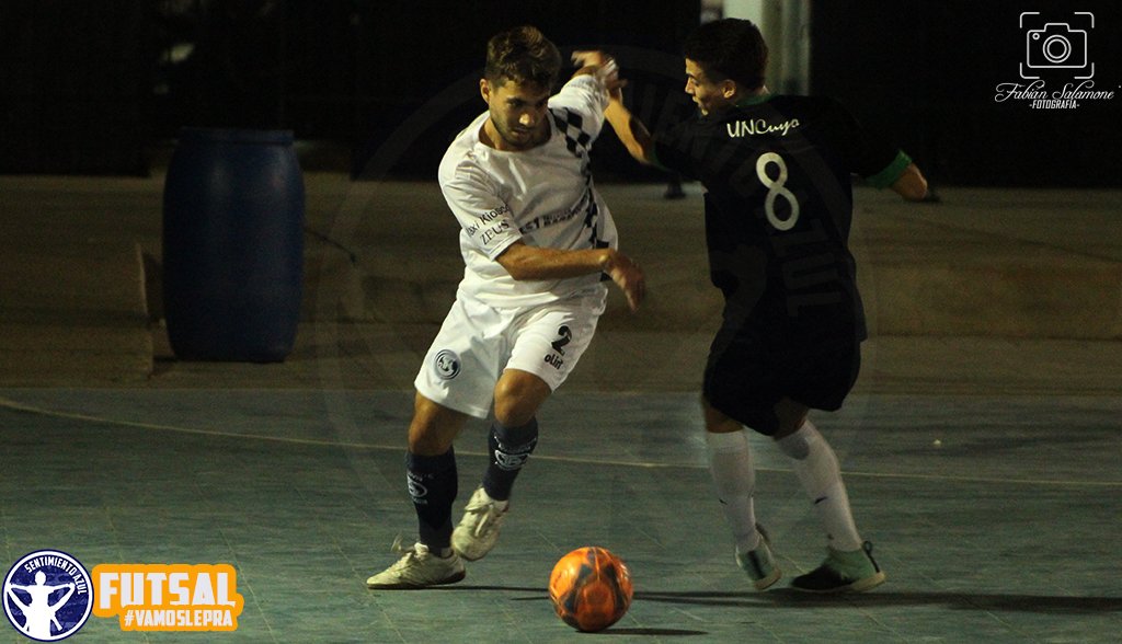 Sentimiento4zul's tweet photo. #Futsal

@csir_futsal Azul comenzó ganando, pero no pudo ser. Con este resultado el campeón fue UNCuyo

#VamosLepra

https://t.co/slZZctAZvK https://t.co/vZmqE1MpgB