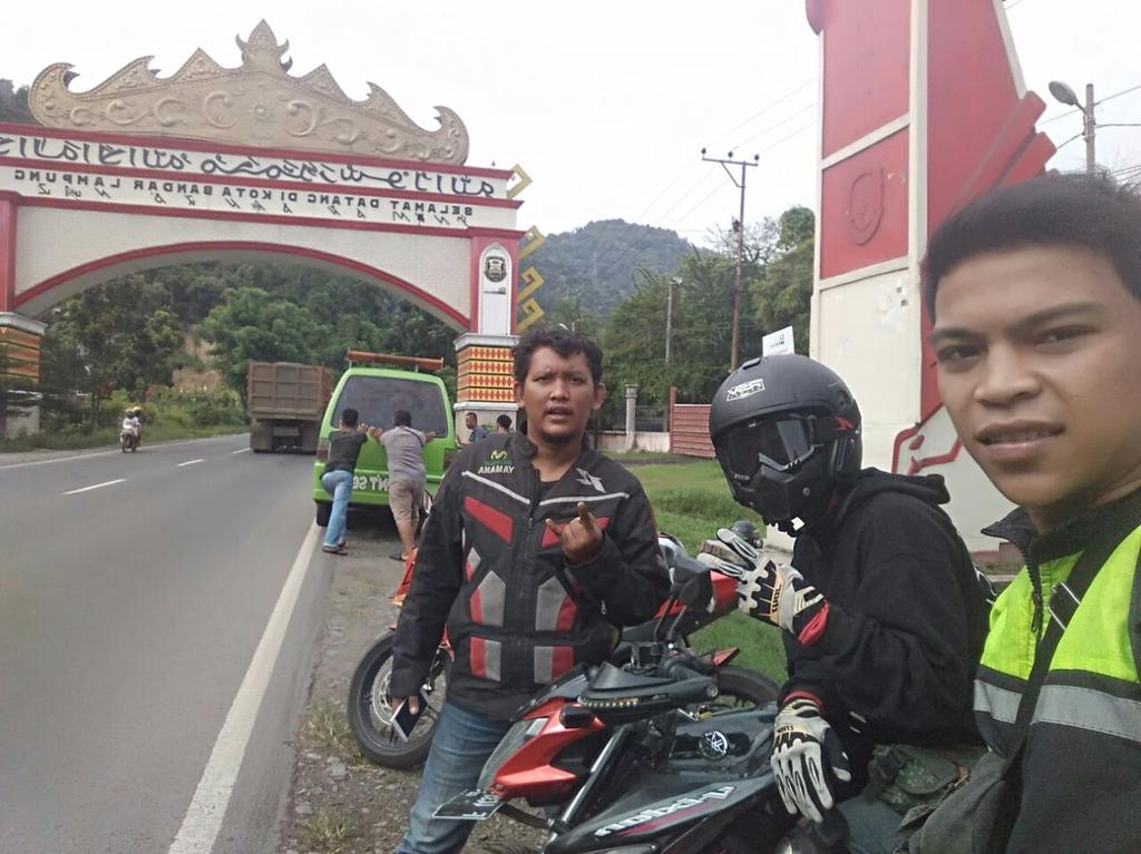 DepokR15Owner's tweet photo. Go to Lampung jelong-jelong bersama Rscl 

#yamahaindonesia
#yrfi
#imijawabarat
#racing
#modifikasi
#satuaspal
#r15
#dron
#rscl
#yrbl https://t.co/SYZbURRdHt