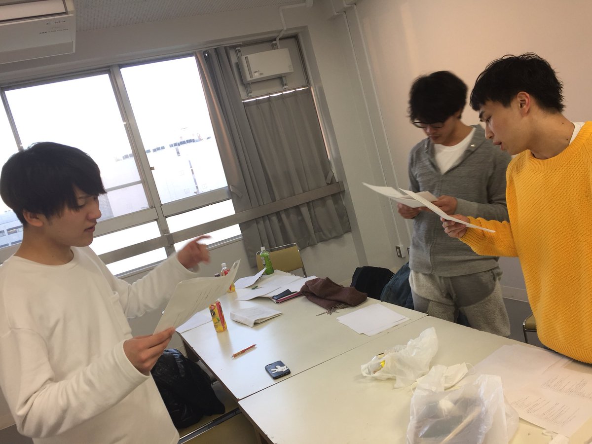 gekidanminami37's tweet image. 男しかいない稽古の様子です💪

公演まで残り三週間🔥
暗転なしの会話劇！まさに演劇、真骨頂
男どものボルテージはMAXです

本公演日時
3/23〜25
金)18:00
土)13:30/18:00
日)13:30/18:00

ご予約はこちらから！
stage.corich.jp/stage/89181/ti…