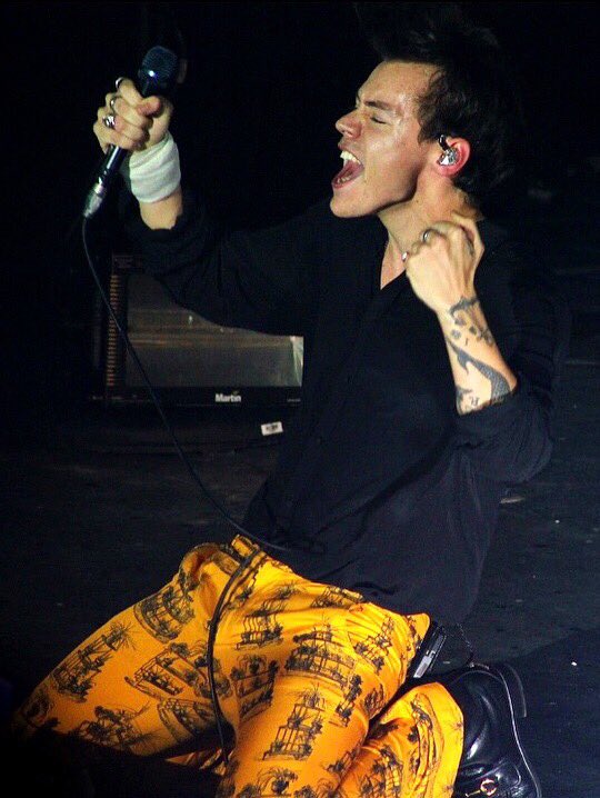 carrion_anyeli's tweet image. #BestCoverSong #TheChain #iHeartAwards