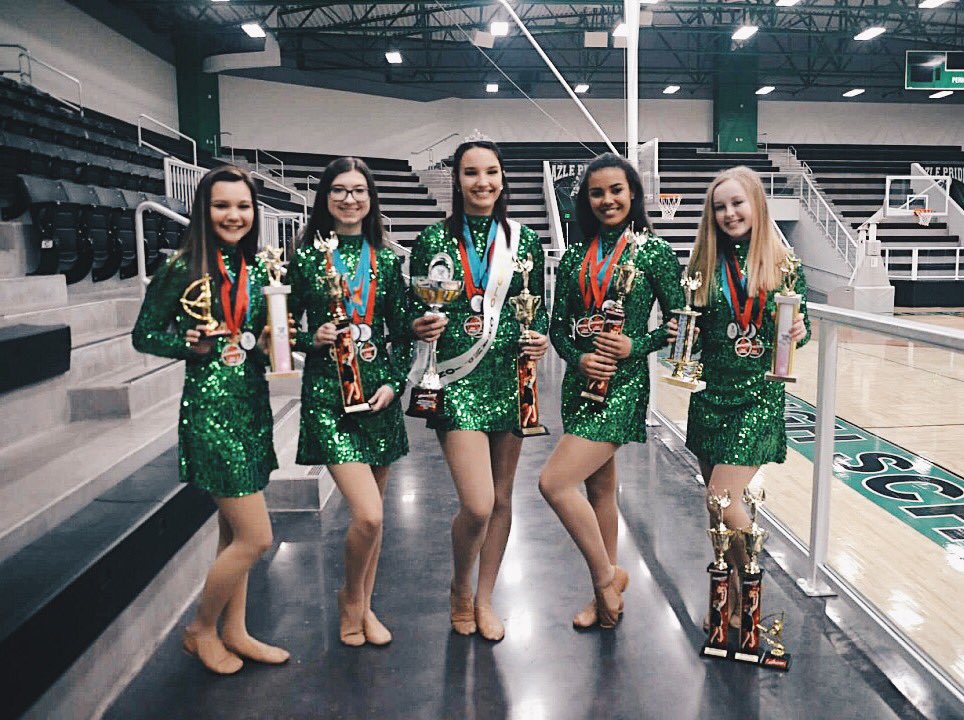 EDazzlers's tweet photo. We are so lucky to have so many talented people on our team💚 this was a great competition season for the Azle HS Emerald Dazzlers #azleISDway https://t.co/v19sabJ771