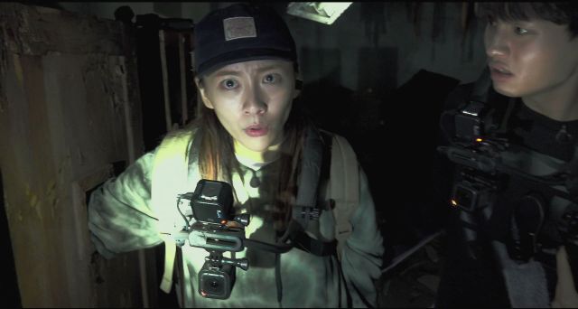 hancinema's tweet photo. [Photos] Spooky Stills Dropped for Horror Documentary "Gonjiam: Haunted Asylum" https://t.co/sTy73Qfx3S https://t.co/ormPVYoq25