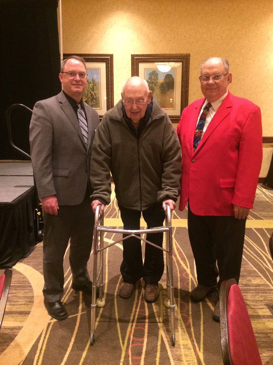 DanSodomka's tweet photo. Very cool to have generations of mentors! #nsba57 #withlegends https://t.co/RX3i90B7D6