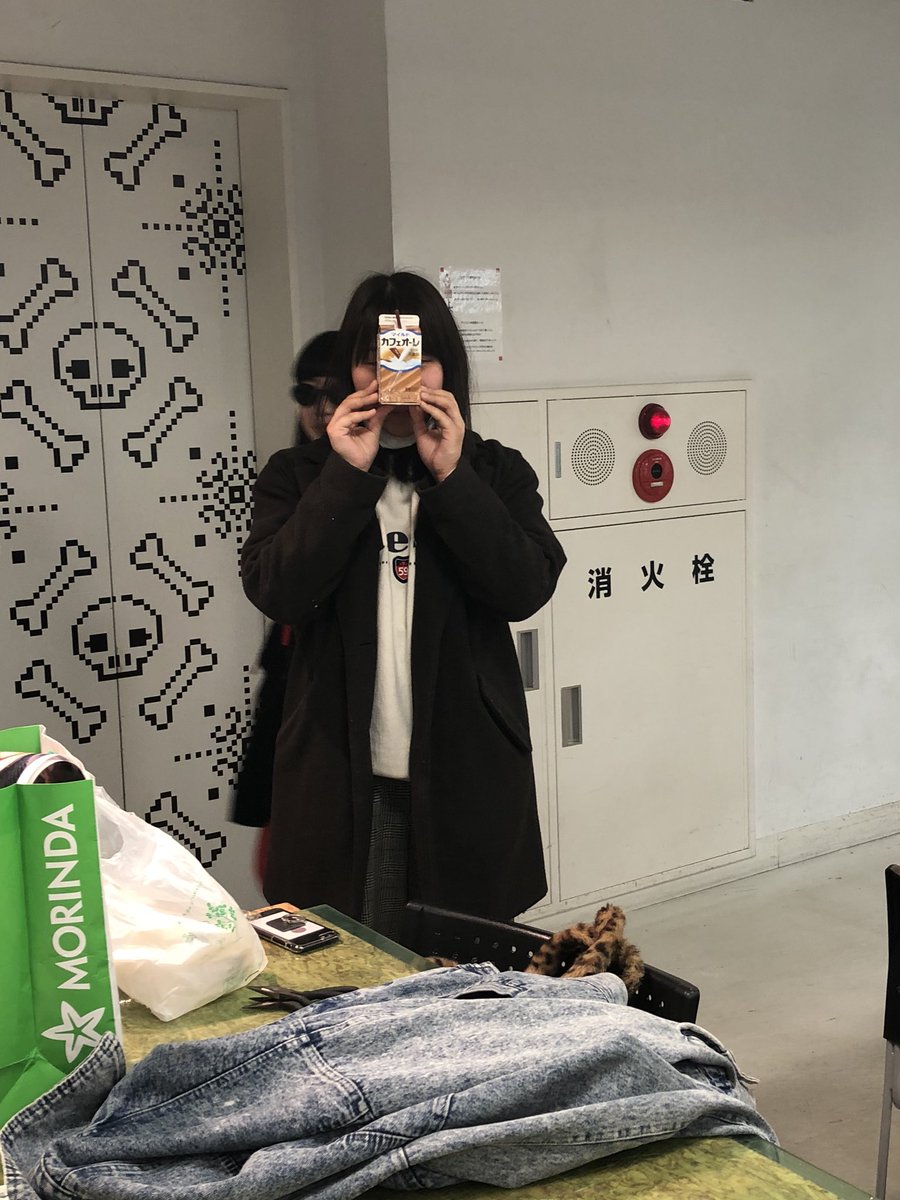 vantan17_stki's tweet photo. メンバー紹介⚡️
モデルキャスティングのゆうか✨
的確な意見と仕事でクラスを上げてくれます☺️彼女のスタイリングにも注目です！
#vantan #バンタンデザイン研究所 #相互フォロー https://t.co/ZgKlRqTVeE