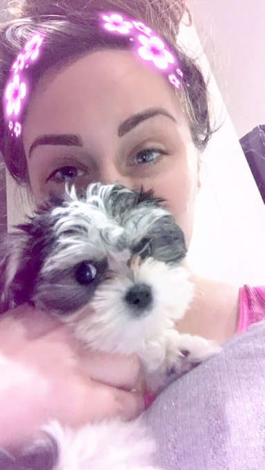 Orlando?! Or The Bahamas Monday or both?? 🙈Vienna she is getting so big!! https://t.co/VIFUDUxi1U<a href="/tag/presents"class="tags"><span>#presents</span></a>