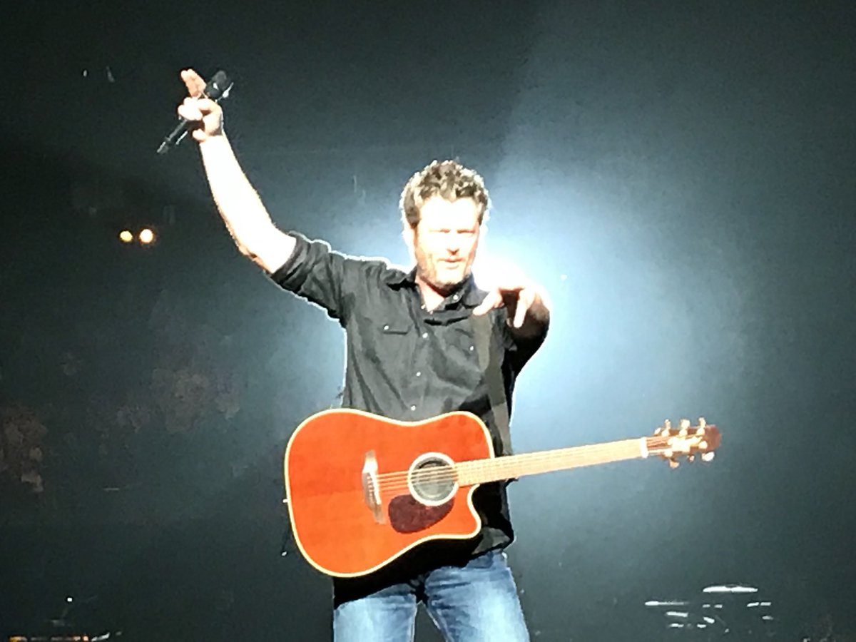 MichaelGooch44's tweet photo. This is what I am talking about! A bad ass night with
@blakeshelton #bsdallas #countryfreakstour https://t.co/cgo7gxWM85