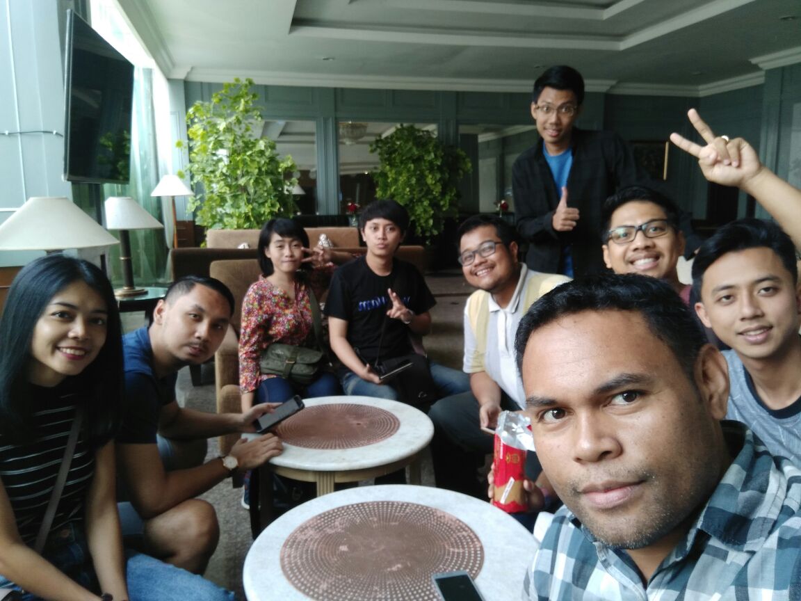 arvindkawitri's tweet photo. Untuk teman-teman Arvind Kawitri yang sedang dalam perjalanan pulang, Hati-hati dijalan yaa! https://t.co/WAnJuwBrEl