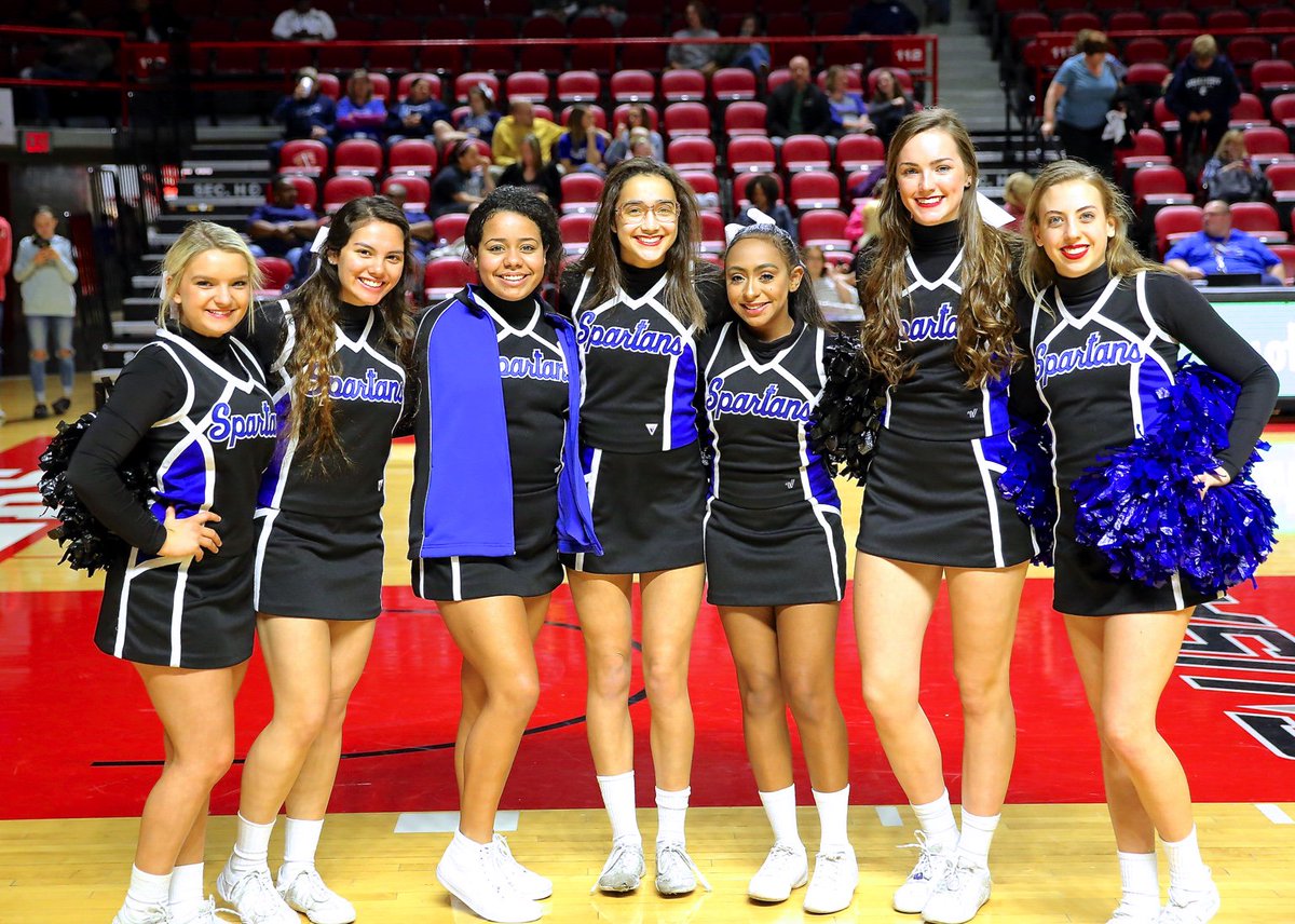 sportingtimes's tweet photo. Senior Spartan Cheerleaders ….KHSAA SemiFinal Region 4…Final South Warren 63 Glasgow 46… @PGPT27 postgame show https://t.co/hLy7P3mlUh