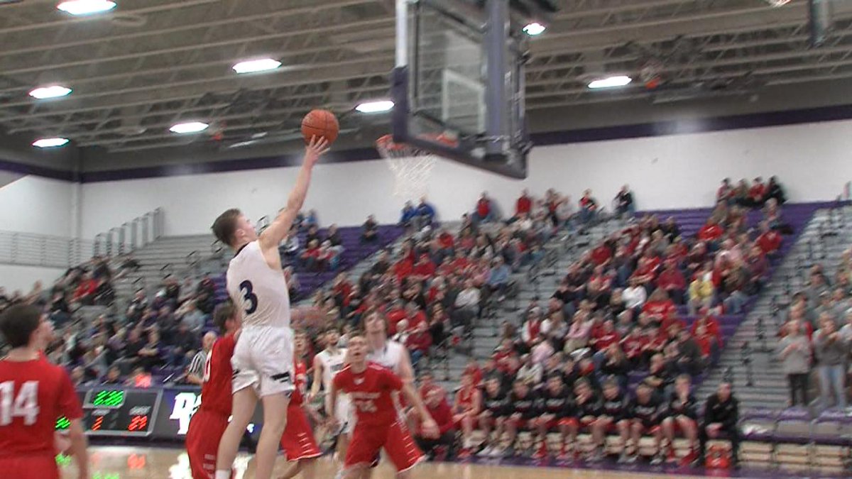 SportsZoneKCAU9's tweet photo. GRAVES SAYS GAME! The senior from @DVMensBball hits the shot with 2.2 seconds to send the Panthers past Vermillion 61-60 and on to the Round of 16!
@tanner_smith09  @charliecoxcox @JackGraves25 
Thanks to @peywing_ &amp; @tmwingert for the footage! 😀
https://t.co/BlSUfuYajy https://t.co/9hBYOPAPfF
