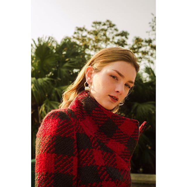 KayLiTheLabel's tweet image. /// Can't get this jacket out of my head! /// 
#rebel #punk #bikerjacket #kaylithelabel #fashionontheedge #handmedown #passmeon #foreverpieces #invogue #wannabezerowaste #opensourcefashion #fashion #jacket #geometric #hk #shopping #dubai #mydubai #style #citylife #urban