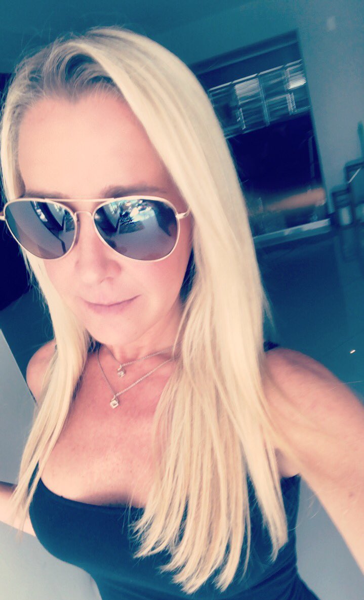 Redsox23's tweet photo. Ready for the weekend! #weekendvibes #blonde #StPete #florida https://t.co/i7kGbMdbHE