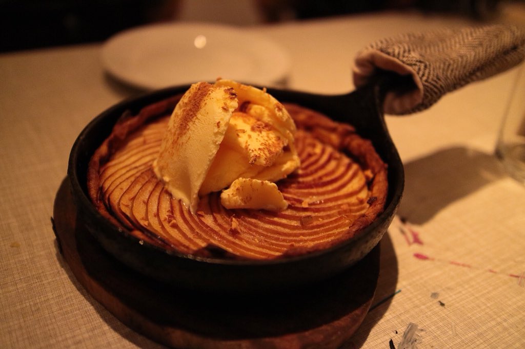 Yuri_Tsunematsu's tweet photo. この間久々に会った柴きょん

今年初だったけど、相変わらず可愛かった…♡
会えて良かった☺️

#美味しいものたくさん食べた
#1枚目のエッグタルトすごく美味しかったの ！
#というか全部美味しかった
#以下お店の名前 🏡
#ナタデクリスチアノ 
#シェルタークコ
#365日
#mimet
#柴田杏花 https://t.co/MCsv0TheMd