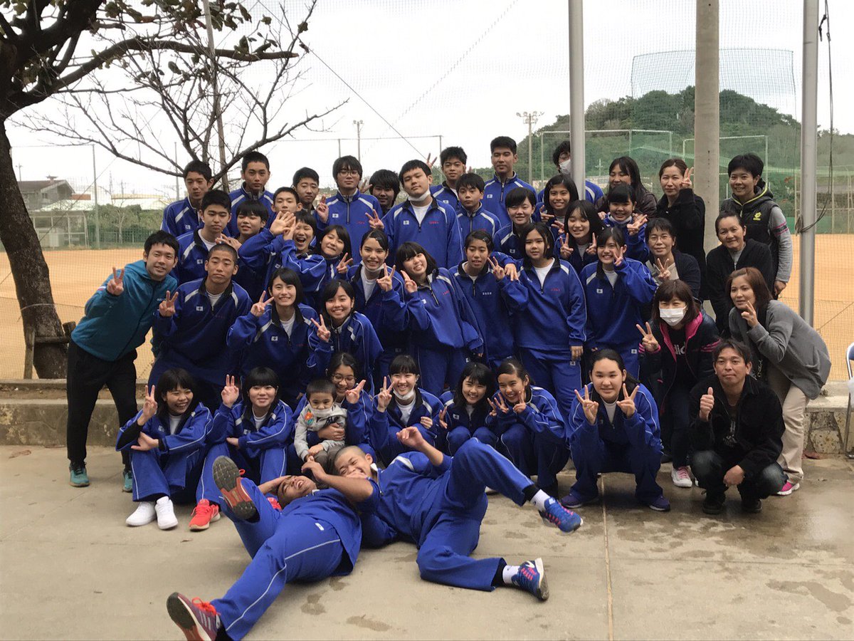 soft_Okinawa's tweet photo. そろそろ卒業だな。
最初は楽しくないとか思ってたし
友達とも上手くいかなくて
行きたくないとか思ってたけど
残り少ない時間が
貴重って実感してきてるこの時期。
友達も大切に。

受験する人もしない人も
将来に向かって今がんばろう💯 https://t.co/aIfImC8jBr