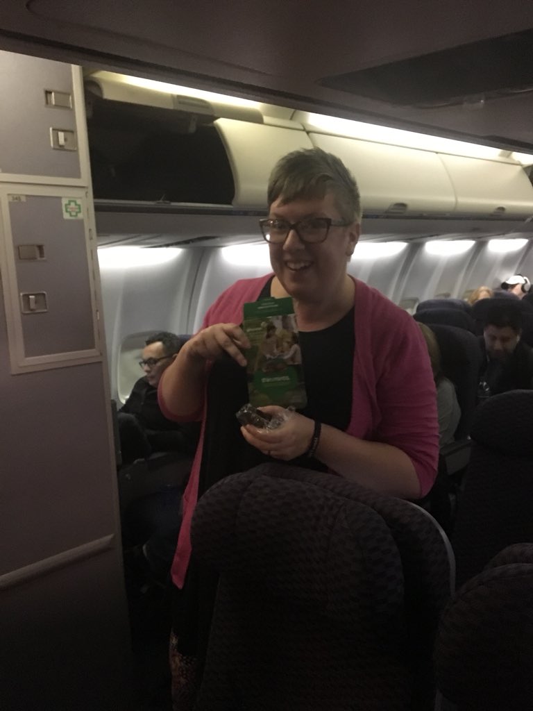 chadnico's tweet photo. Mellissa Depew, great @YMCAFortWayne leader handing out @girlscouts cookies on delayed @united flight!! #YEXPO2018 #ExpoContinues #EightHoursDelayed &amp; counting.. #YforAll @GlobalYMCA https://t.co/yM24VVv3Jm