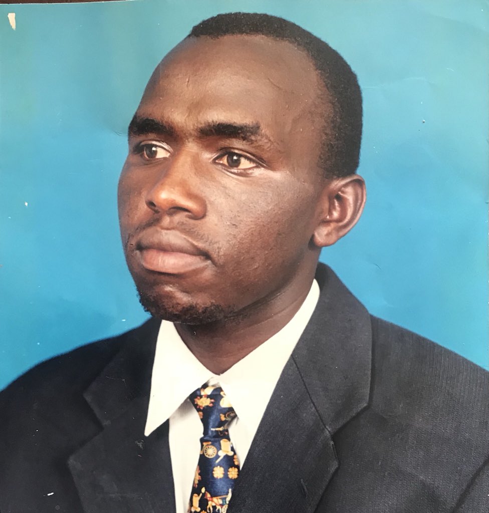 kipmurkomen's tweet image. This is 2002, the year I ran and won the Presidency of Kenya Law Students Society. This is the picture I used in my campaign posters.Mungu ni Mwema.