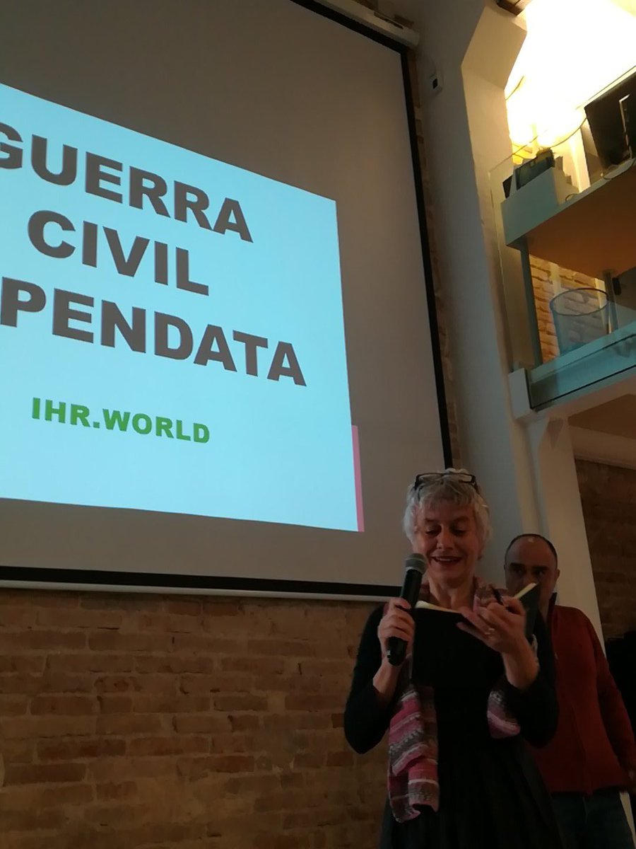 eli_vivas's tweet photo. No podría faltar en el #ODD18Bcn @conchacatalan con su proyectazo @ihrworld sobre la BBDD de las víctimas de la guerra civil española https://t.co/oeGPFTIWKp