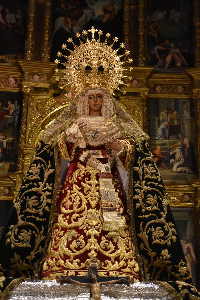 Todo listo para el septenario de la Esperanza de Triana. #TDSCofrade
