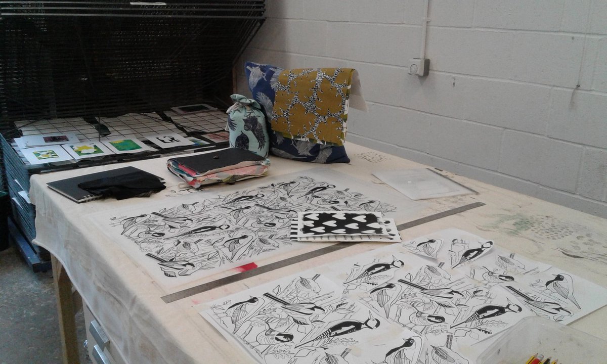 LeicesterPrint's tweet photo. Ready for our Printing onto Teatowels course with the fabulous Alex Palmer
#printmaking #Leicester # https://t.co/cRapdTBaQf