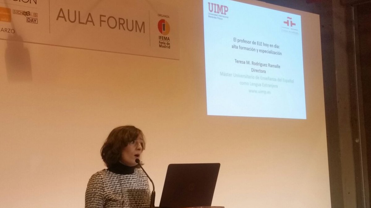 UIMP's tweet photo. La directora del #MasterELEUIMP Teresa M. Rodríguez Ramalle y Rafael Repullo, director de @CEMFInews y del Máster Universitario en Economía y Finanzas. En #AulaForum de #AULA2018 #ForoDePostgrado2018 #PosgradoUIMP. https://t.co/FBSblHBeVI