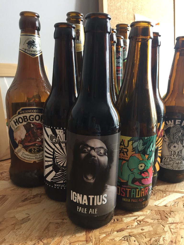 Y la cerveza número 200 de nuestra colección tenía que ser la del loco playa este... 🤷🏼‍♀️😅 <a href="/IgnatiusFarray/">Ignatius Farray</a> 
Gracias a <a href="/7Delicatessen/">Siete Delicatessen</a> por hacerme llegar un trocito de mi casa en forma de gofio, cerveza y clipper de fresa!!! 😍😋