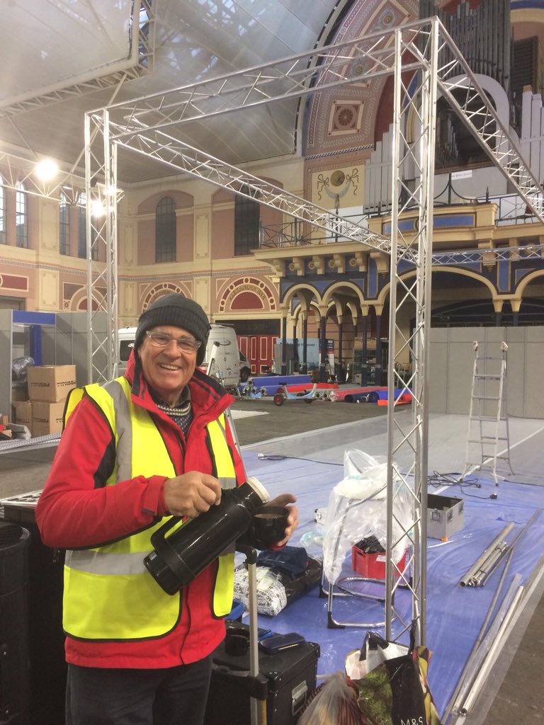 BoshamSC's tweet photo. Club elves busy building the stand @DinghyShow yesterday. Come see us at stand b19 https://t.co/DIvNlDfXPr