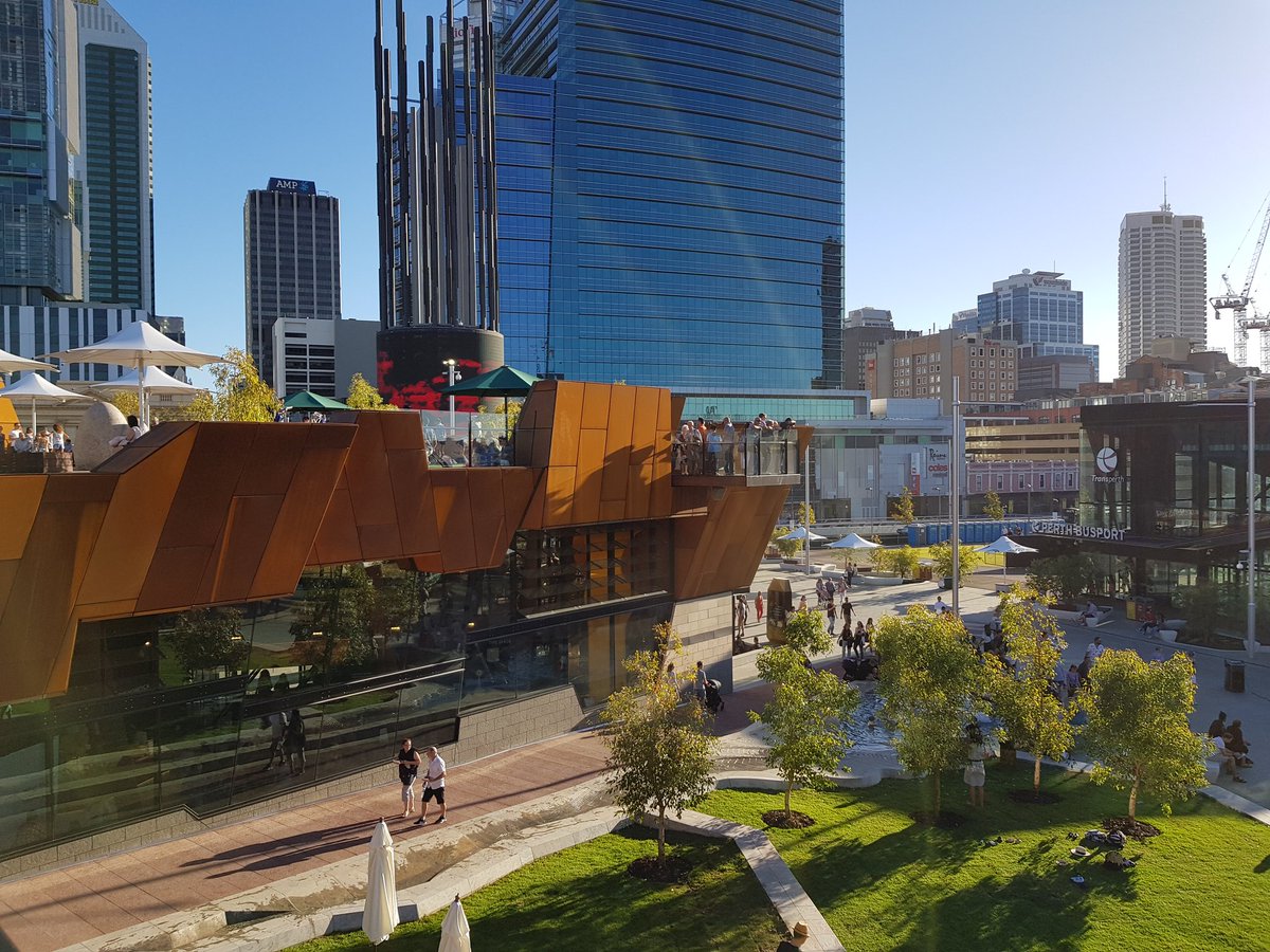 gabizibi's tweet photo. #YaganSquare finally opened! New link between #Northbridge and @CityofPerth Well done. @anotherdayinWA https://t.co/hzrVS4faQQ