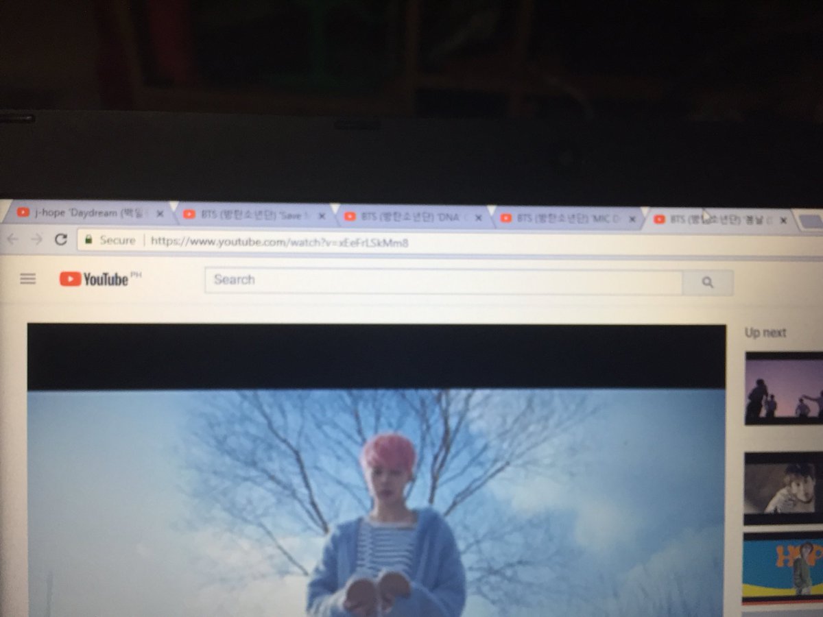 piedcypherV's tweet photo. Streaming real hard this weekend. I hope my laptop can handle all the tabs of YouTube that are playing since 2 hours ago.
방탄소년단 #iHeartAwards #BestFanArmy #BTSARMY @BTS_twt #HixtapeisHere #HopeWorld #HOPEWORLDMixtapeOUTNOW HOPE WORLD https://t.co/sI9bg61OY8