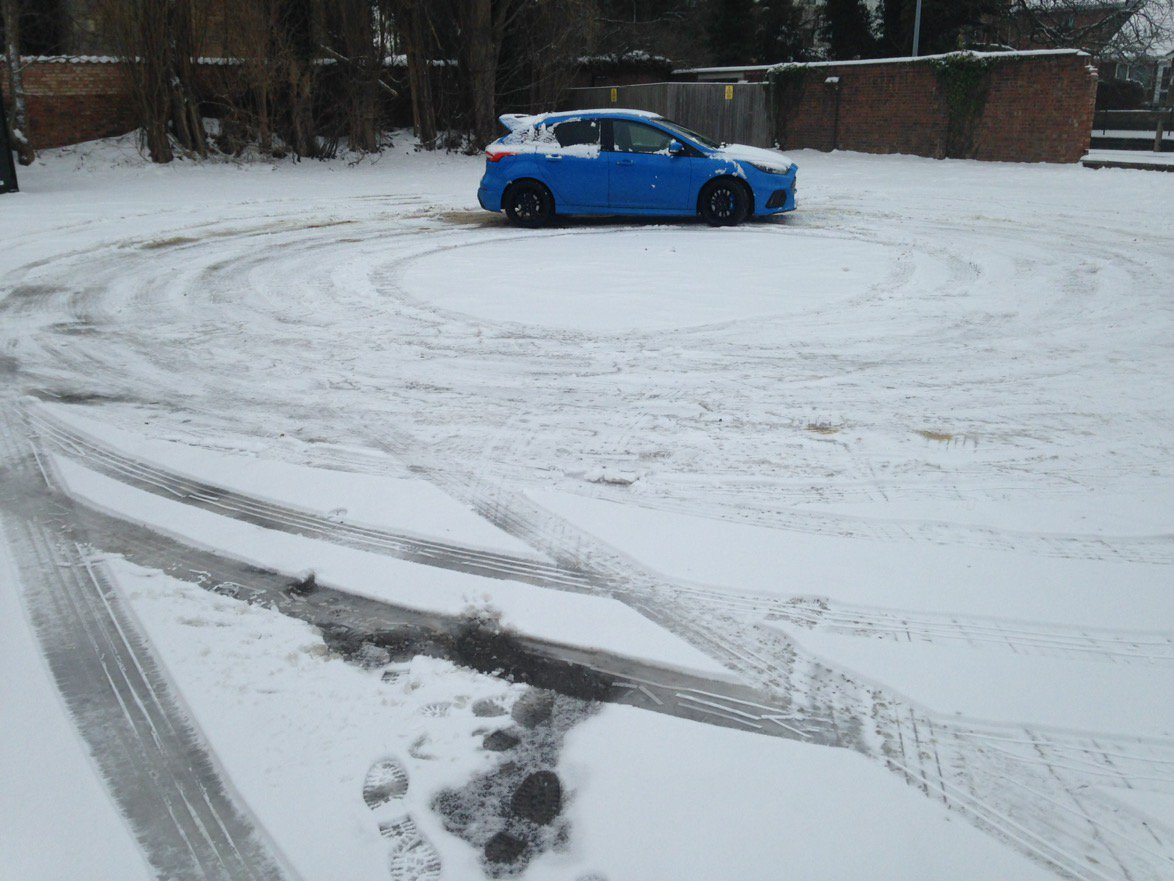 ColinYoungAWA's tweet photo. Just can't resist #DoNuts for breakfast...๐
#RS350
#FocusRS
#GrinFactor
#DriftButton https://t.co/ivui2AqwN4