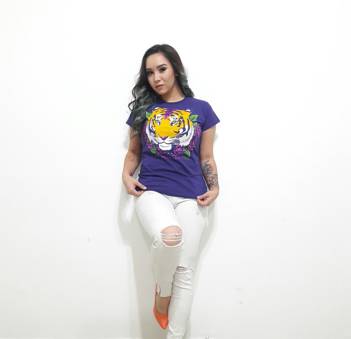 ivonnevargasnmx's tweet photo. Quien dice que para nosotras no hay estilo?? 
Gracias a @Aguerridosmx !! 
Esperen proximo reportaje para @ellastresmx y @LaCascaritaMX  

#Tigers #loveit #lovemystyle https://t.co/A1vjzBAInE