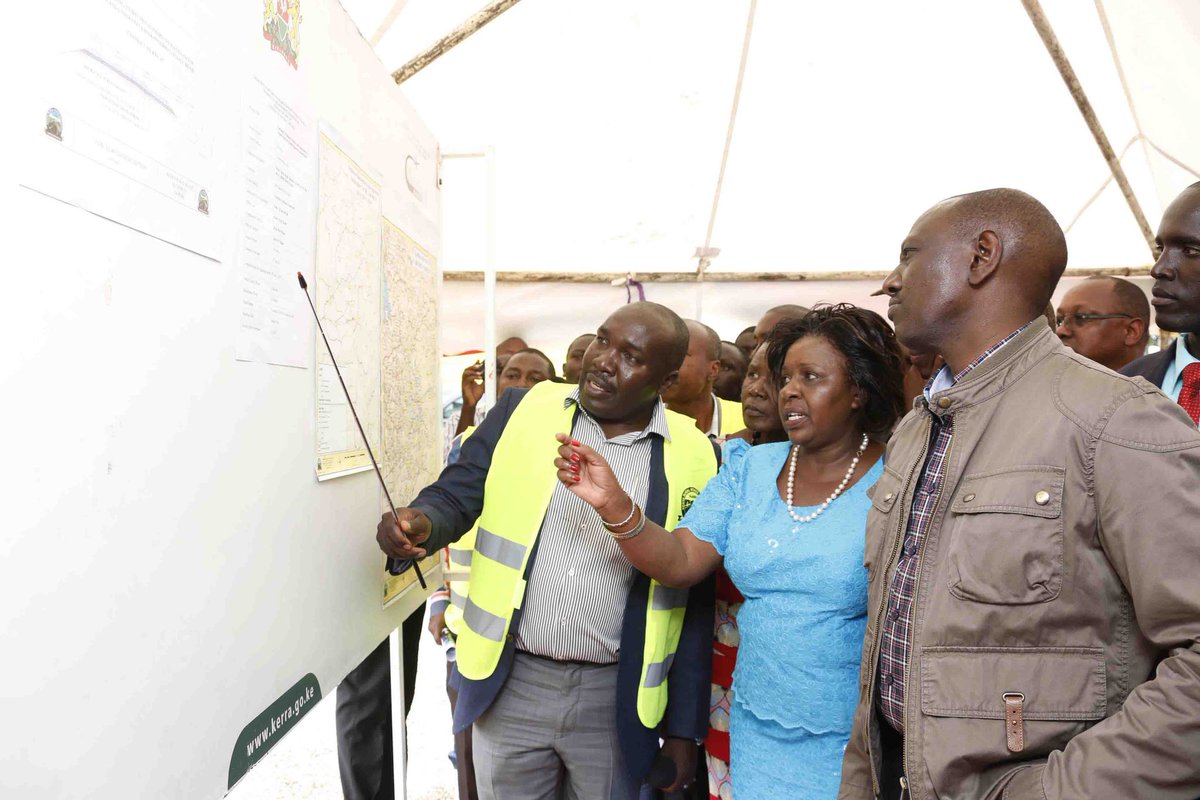 WilliamsRuto's tweet image. There is a strong link between a country's social-economic progress and a robust road network. That is why we are adding kilometres of tarmac to our roads to reduce distance between people, markets, schools, services and opening up rural areas to better people's lives.